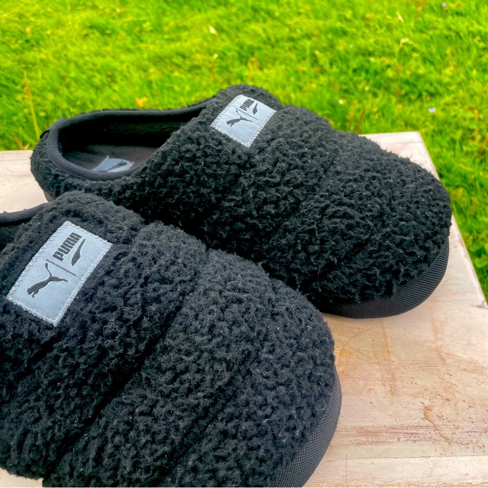 Puma plush/down slides/house slippers. Size 9/10